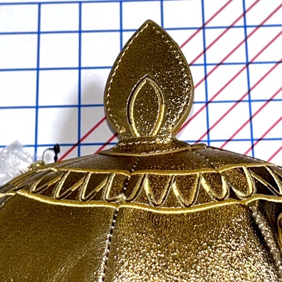 Stitch shoppe x Loungefly Disney Aladdin 30th Anniversary Genie Lamp Bag. NWOT - Picture 7 of 11